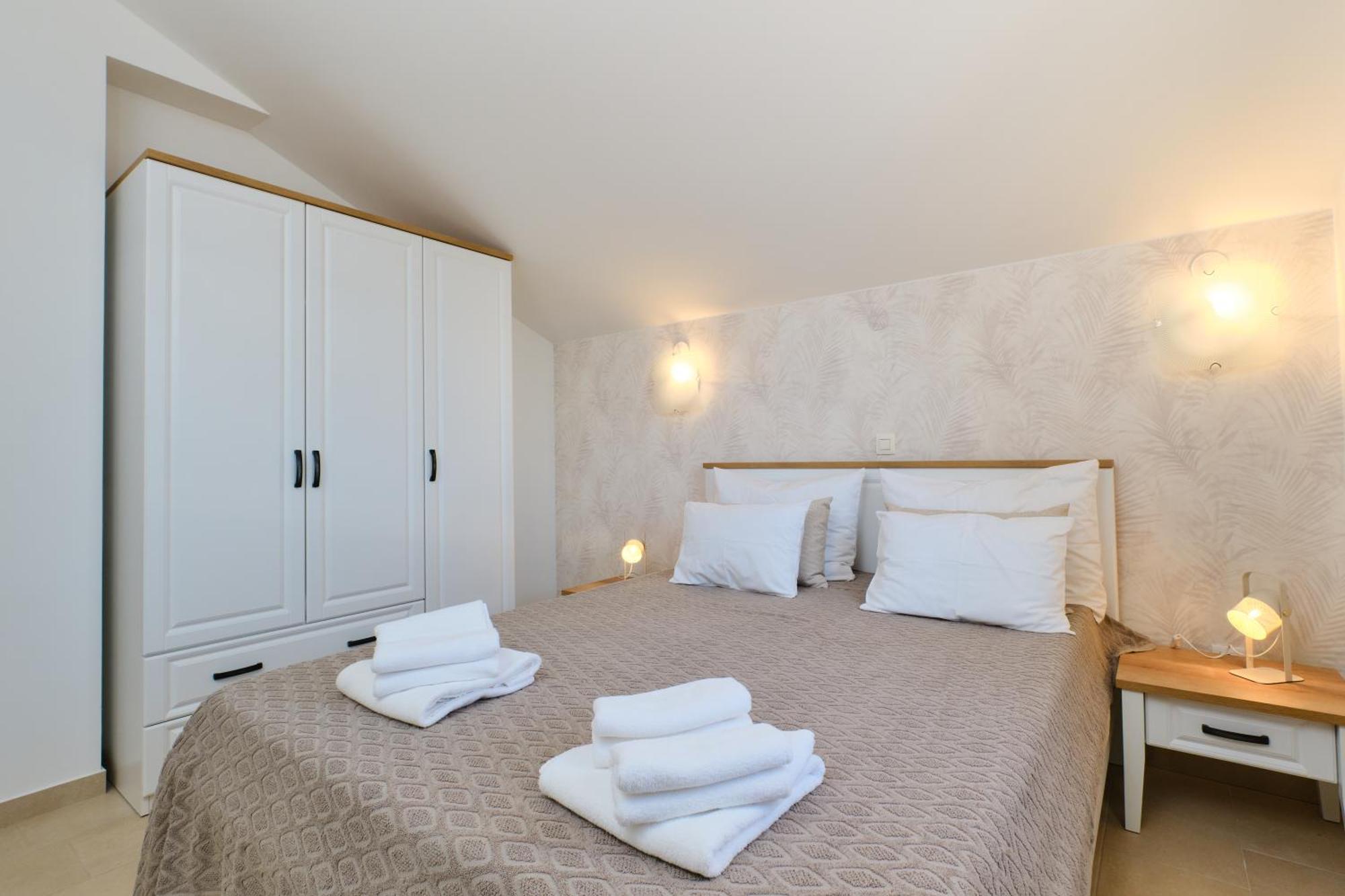 Apartments Divna Mali Lošinj Exterior foto